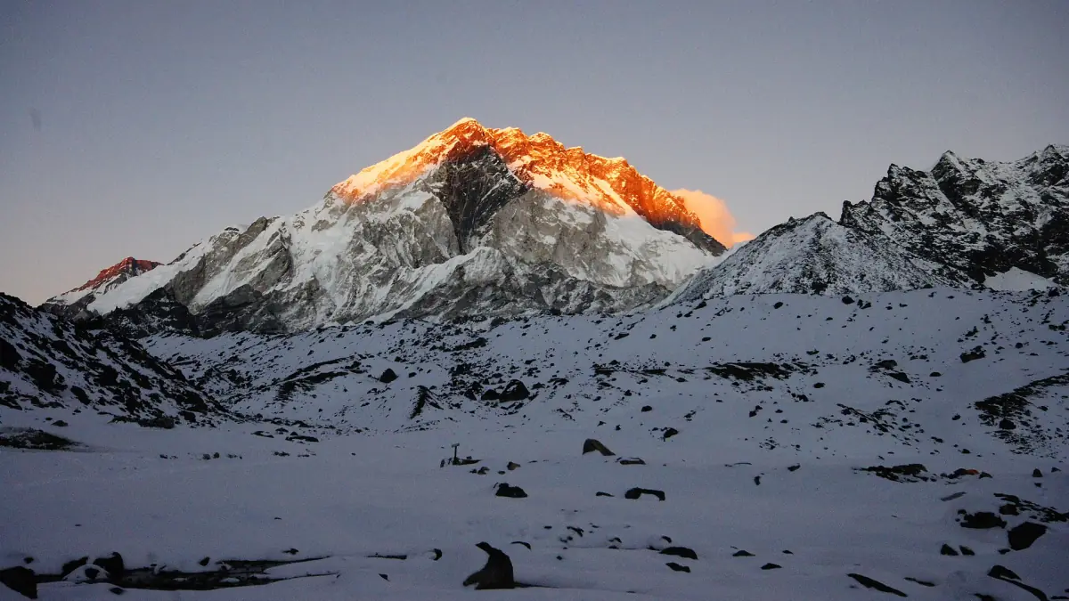 Peaks above the trail near Everest Base Camp